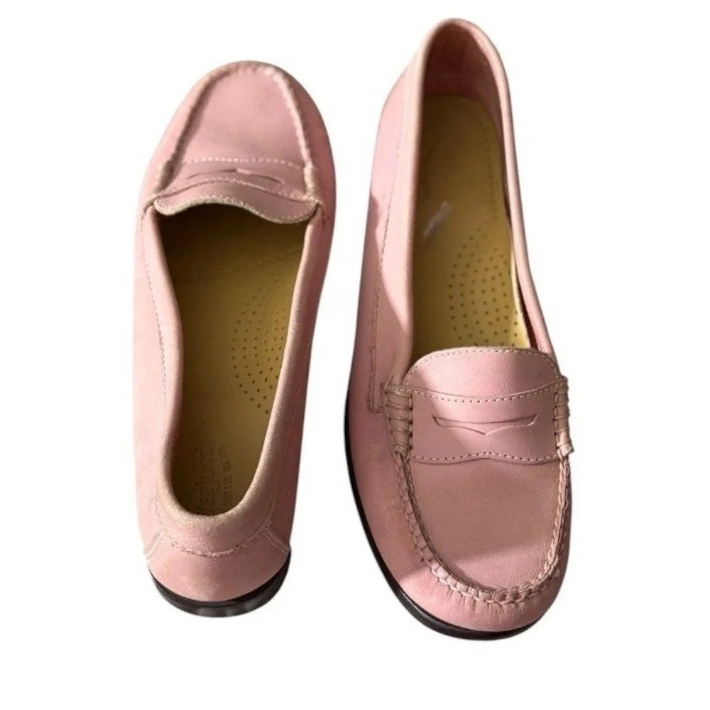 Weejuns Soft Pink Nubuck Leather Penny Loafers‎ sz 9M Excellent